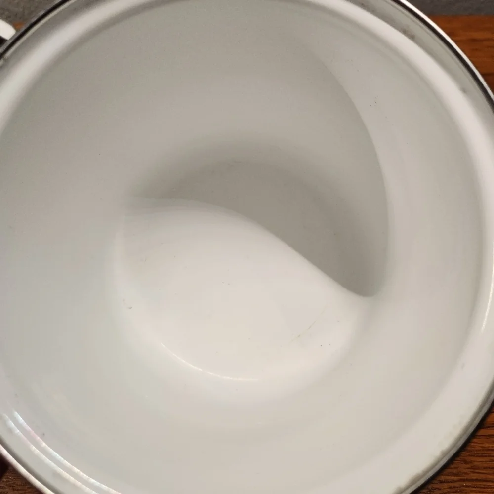 Vintage Floral Enamel pot with Lid